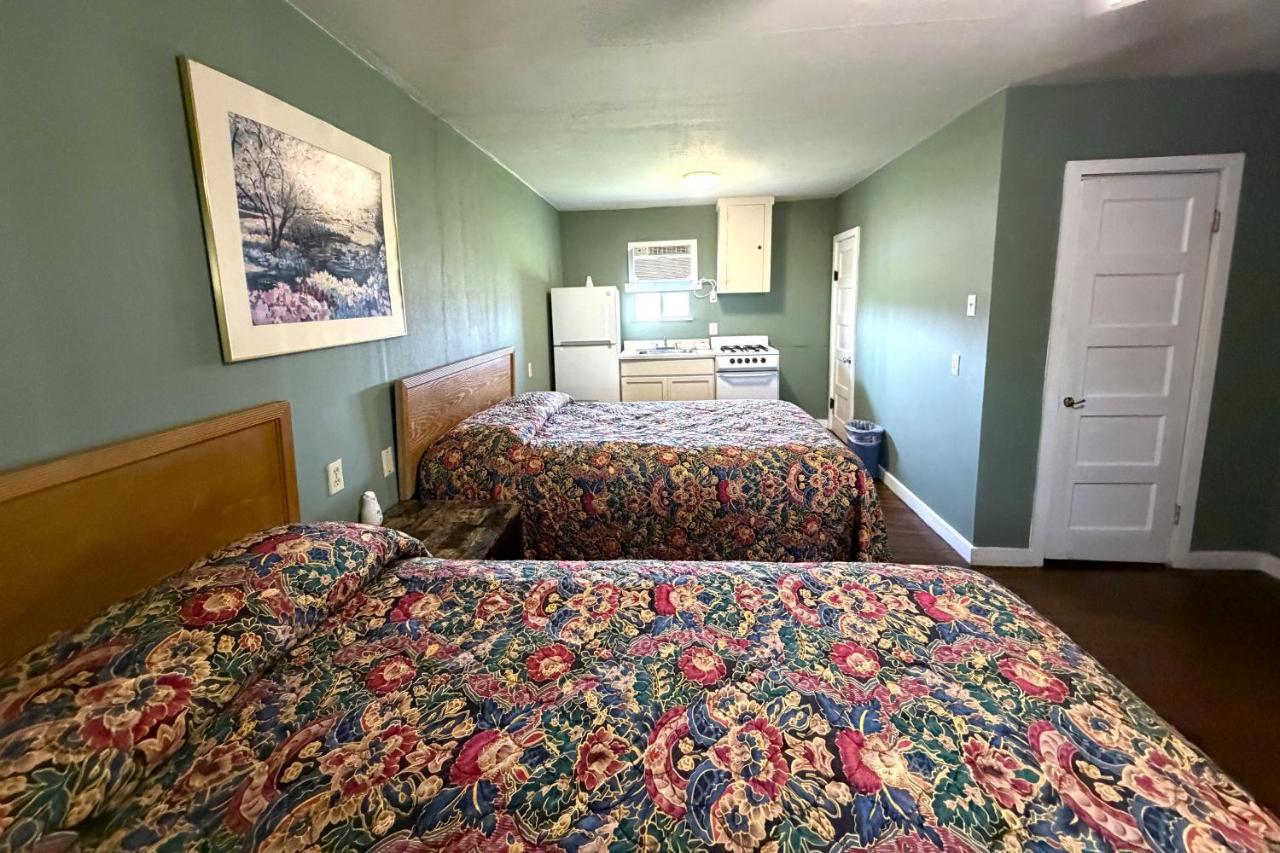 Budget Inn — photo 15