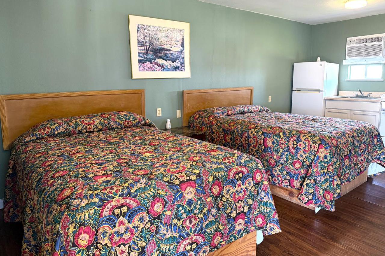 Budget Inn — photo 13
