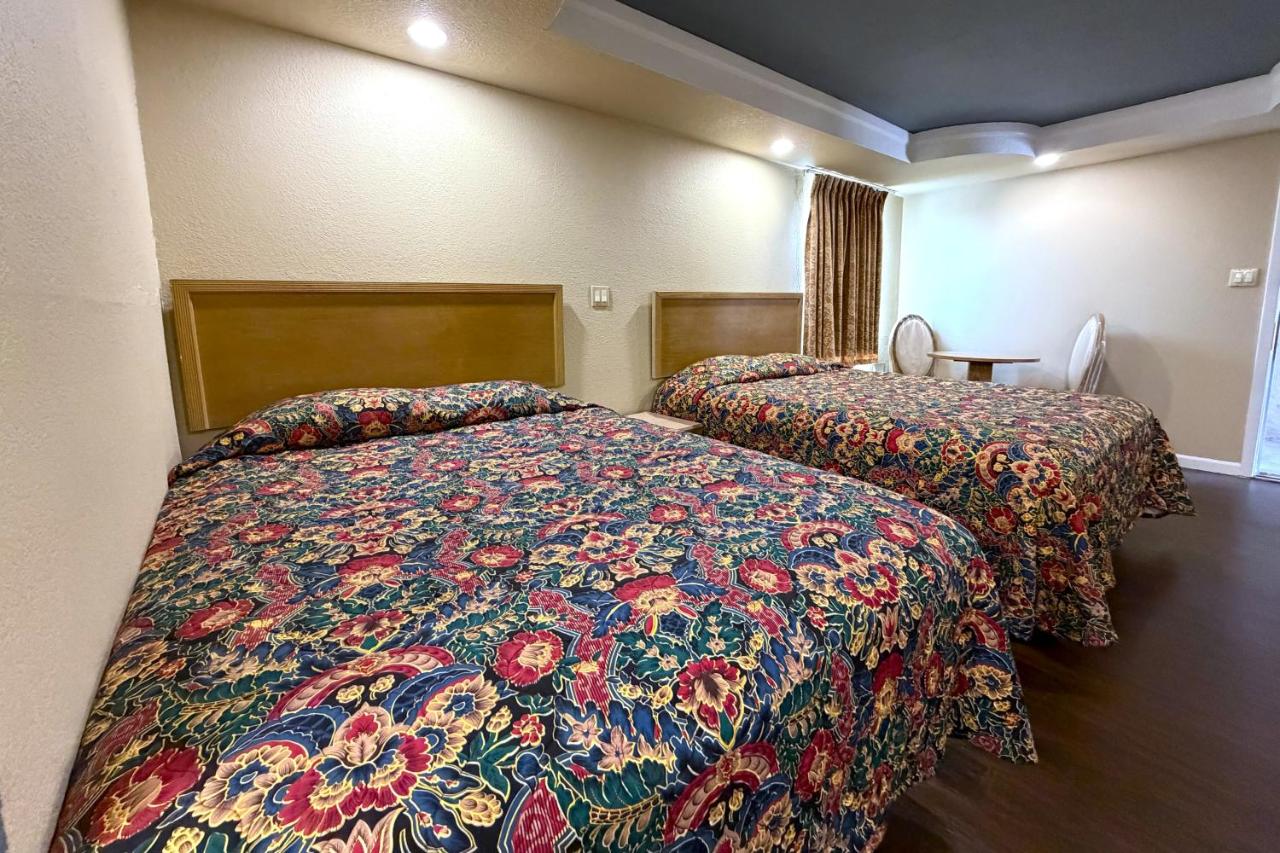 Budget Inn — photo 21