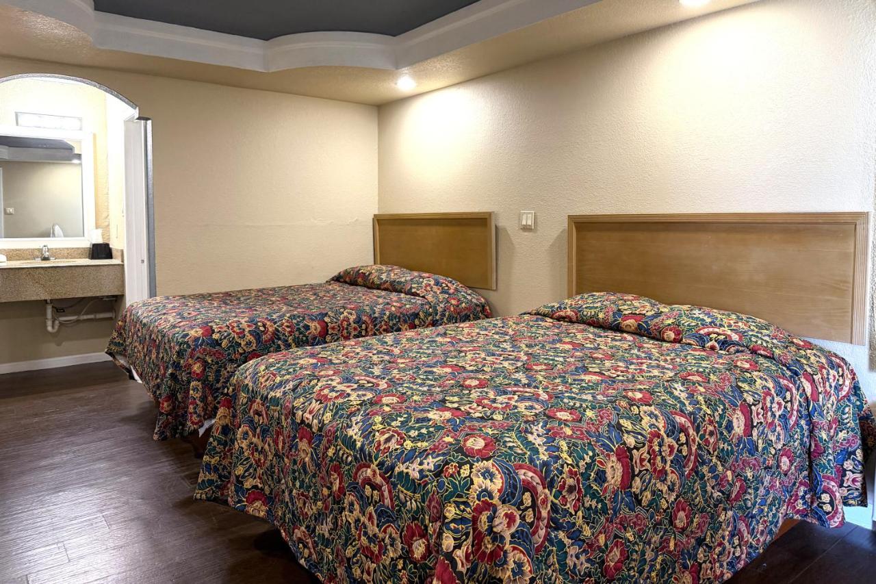 Budget Inn — photo 20