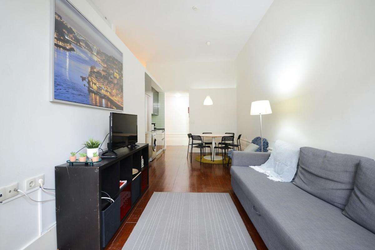 Bright Cedofeita Flat with Balcony - 4
