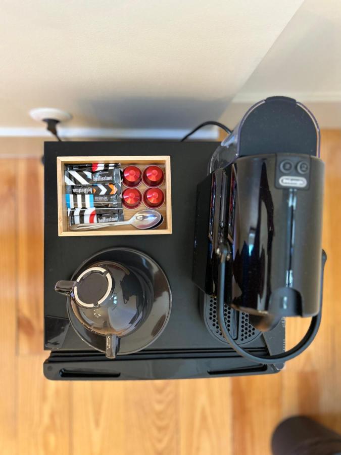 Private Room in Lisbon Historic Center - Steps from Santa Justa Lift - 4