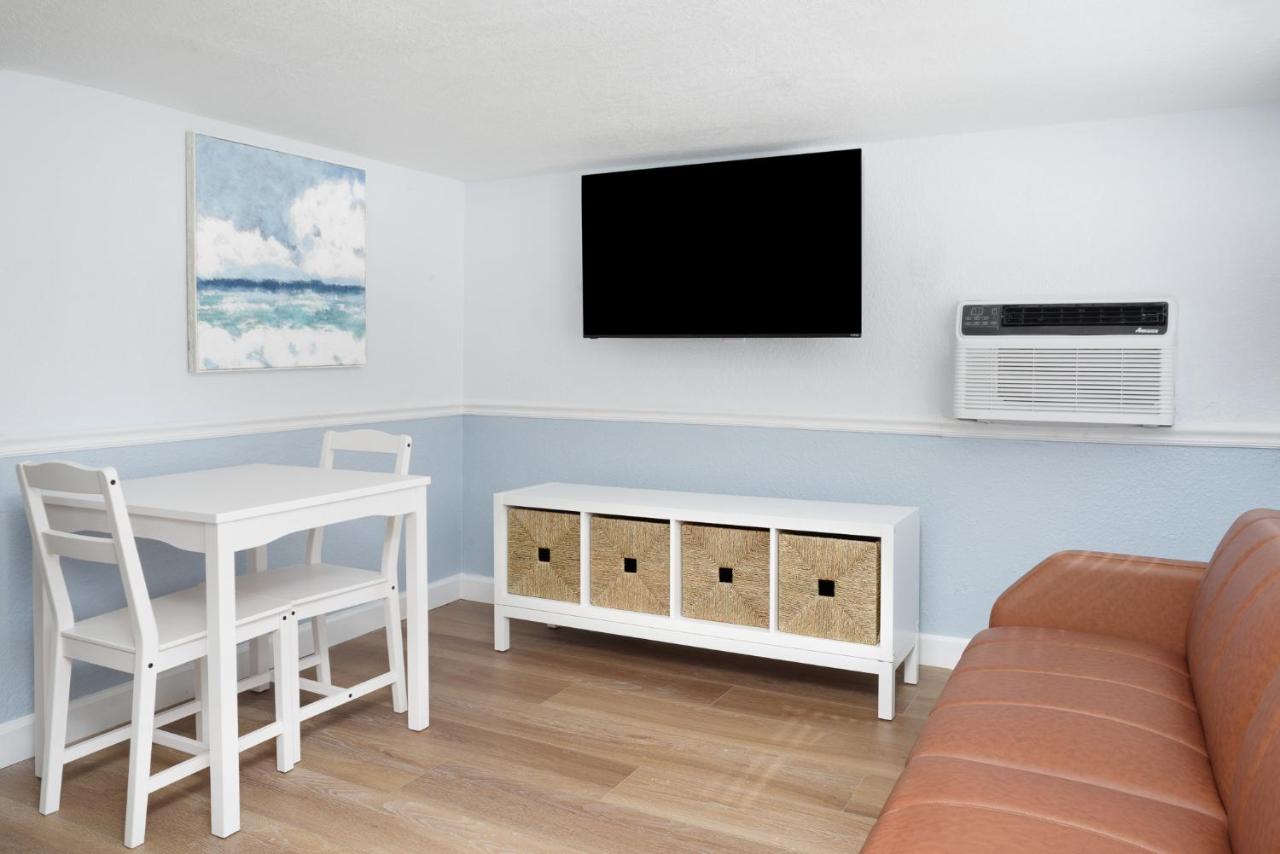 Sabal Palms Inn — photo 19