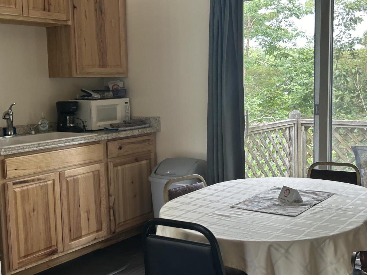 Milford Motel On the River — photo 19