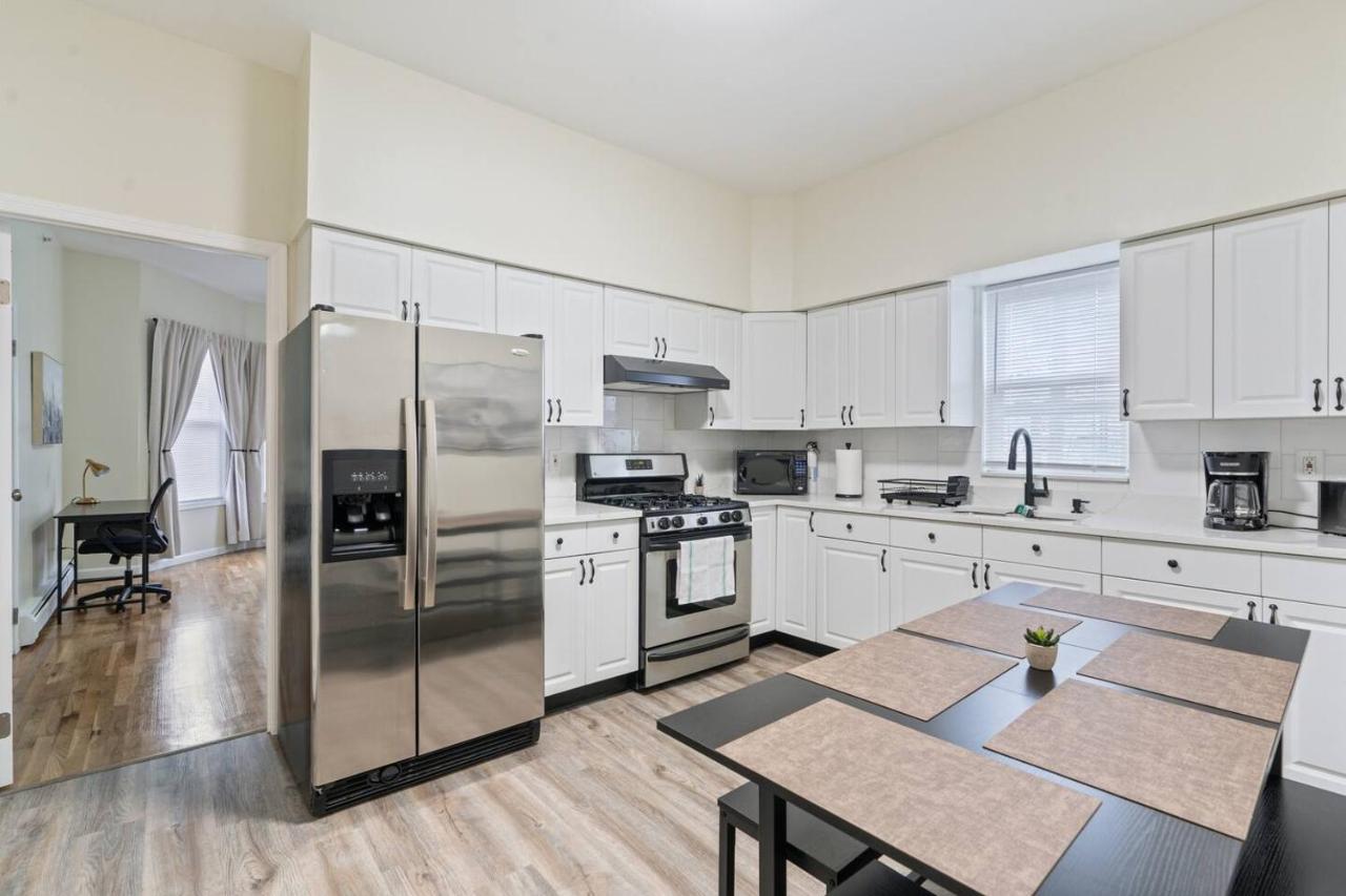 Spacious 2BR - 15m to Times Square - FREE Parking - 4