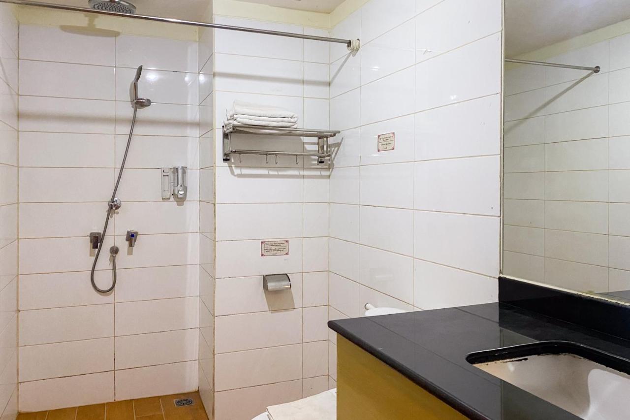 SANS Vibes d Grande Hotel Batam - 5