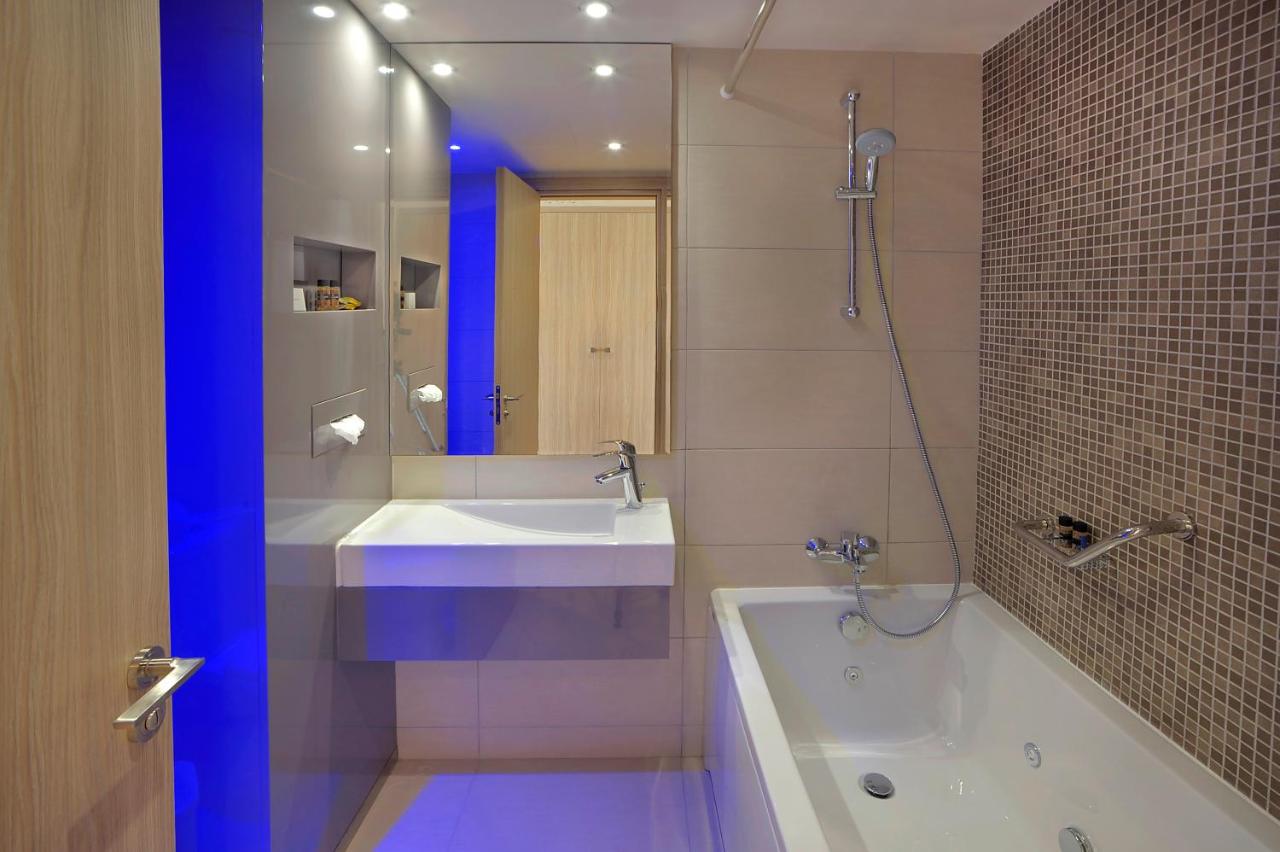 Nelia Beach Hotel & Spa photo