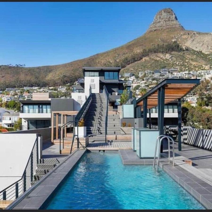 2 Bedroom Sea Point Apartment - NO Load shedding - 4