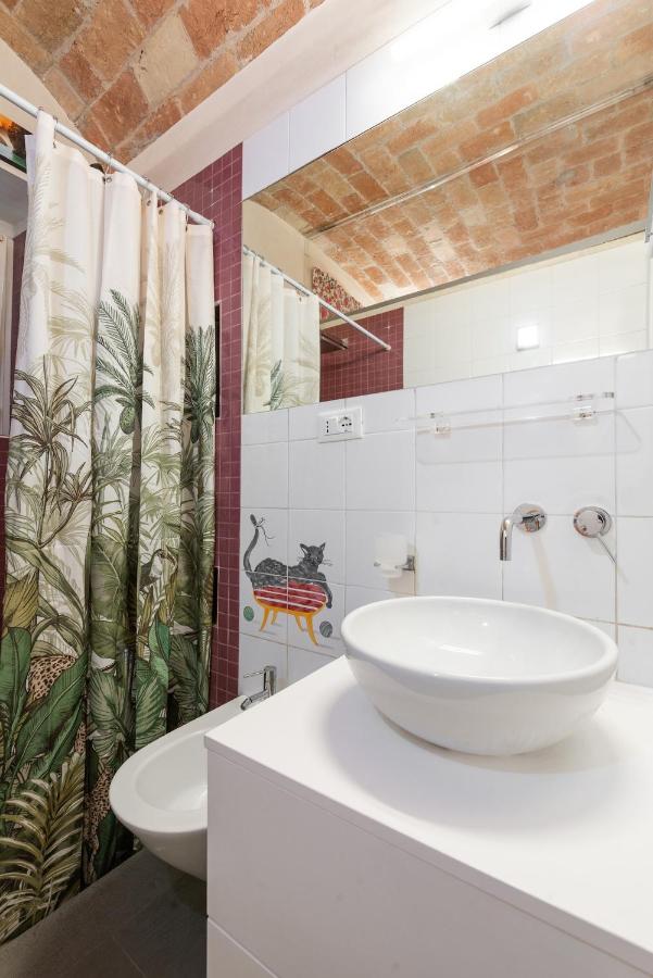 Pink House Secret spot in Rome - 3