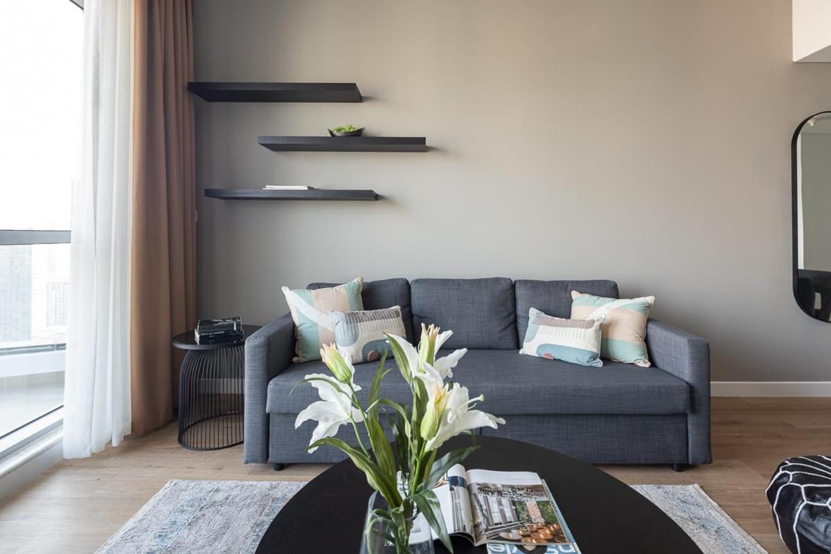 Frank Porter - Bay Central Tower 1 - 4