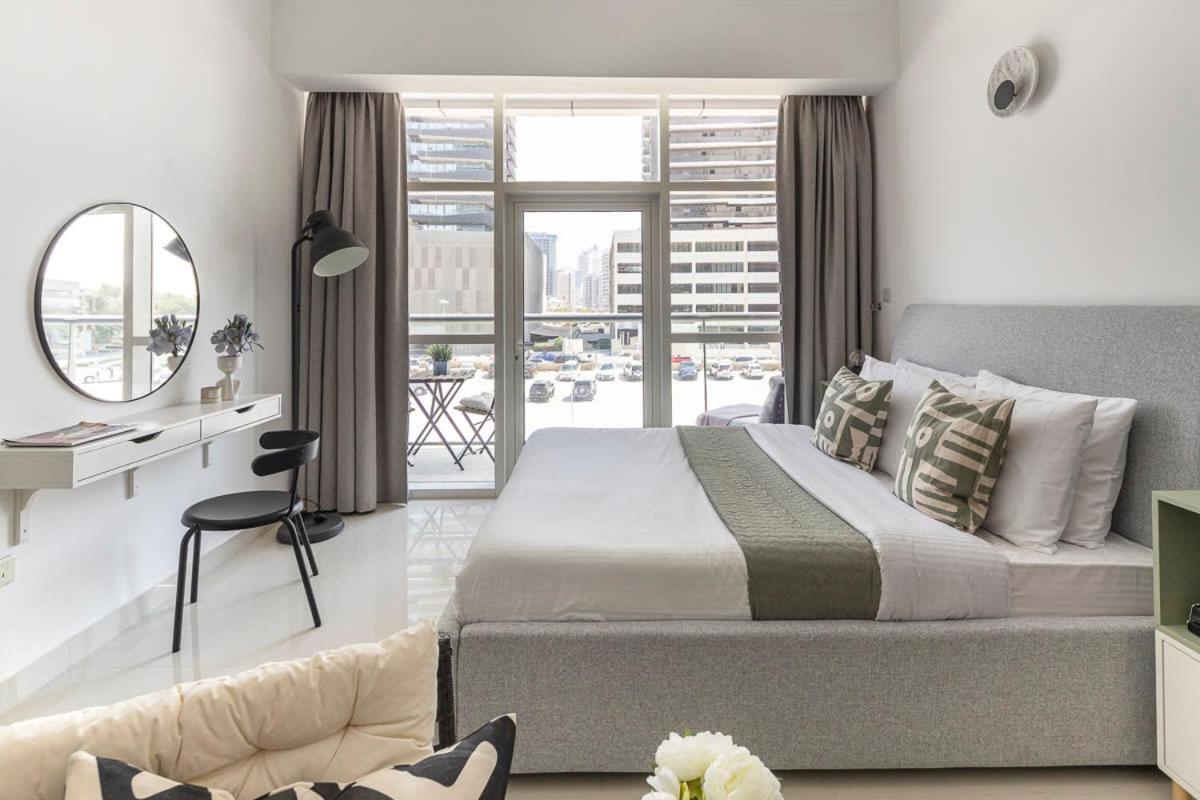 Frank Porter - Oasis Tower 1 - 4