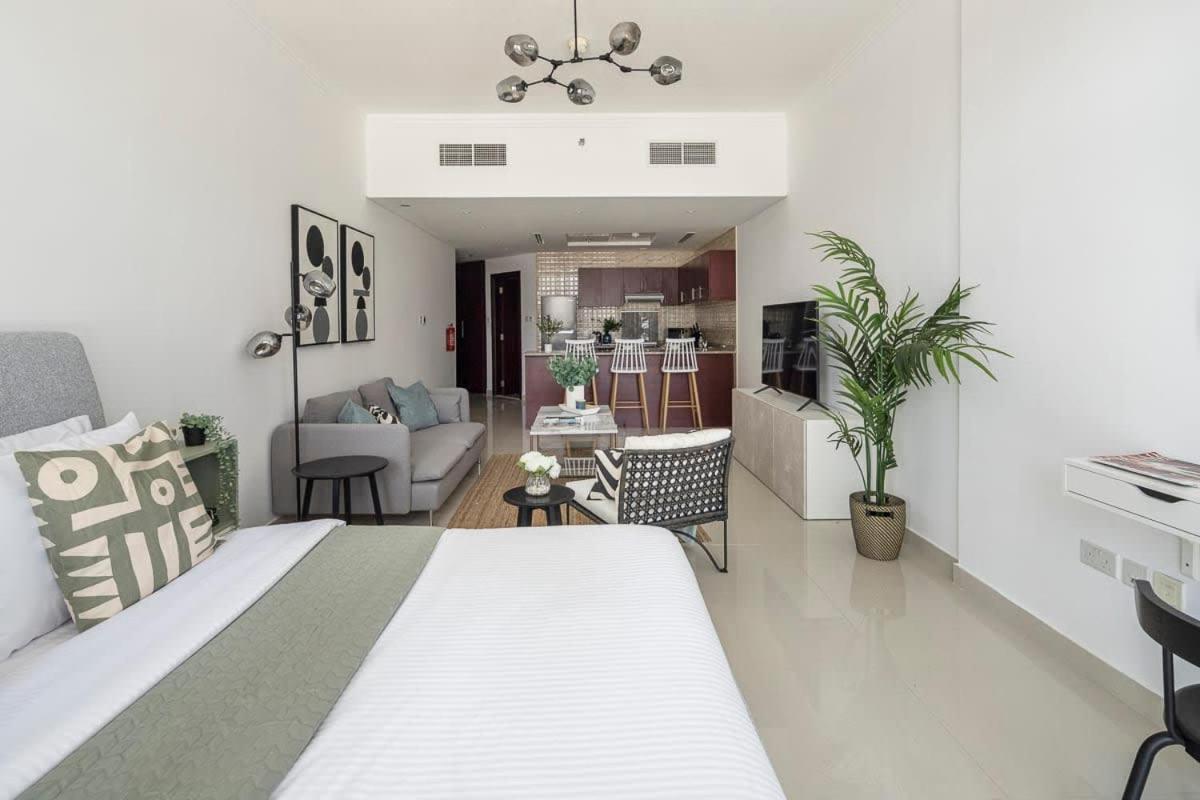 Frank Porter - Oasis Tower 1 - 5