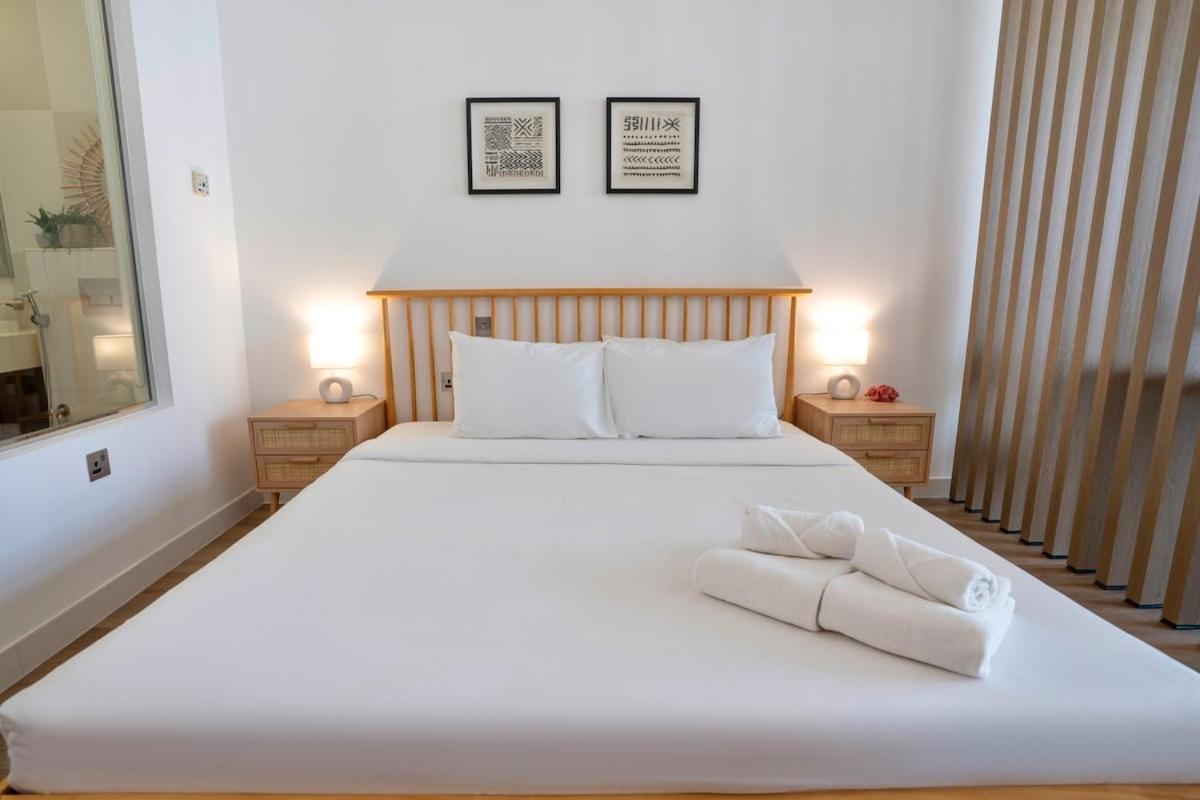 Palm Jumeirah gem with direct beach access - 2