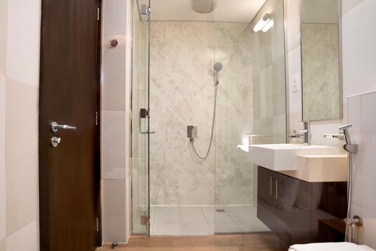 Palm Jumeirah gem with direct beach access - 3