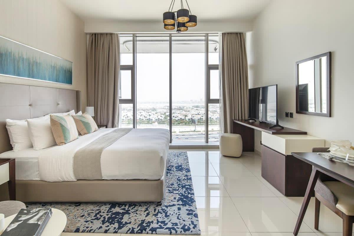 Frank Porter - Avanti Tower