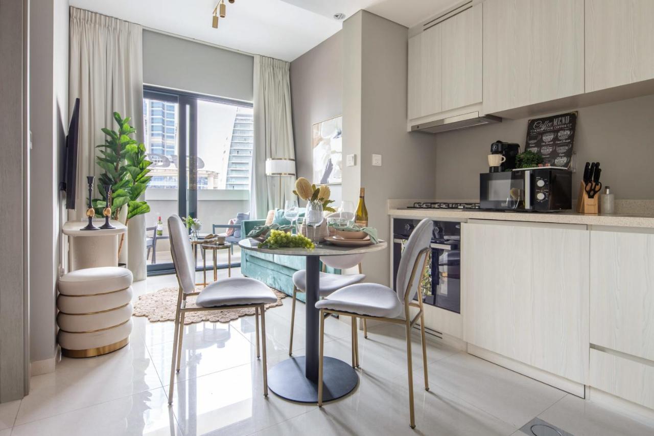 Frank Porter - Zada Tower - 5