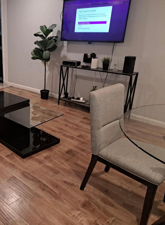 1 bedroom spacious apt in Beverly hills - 5