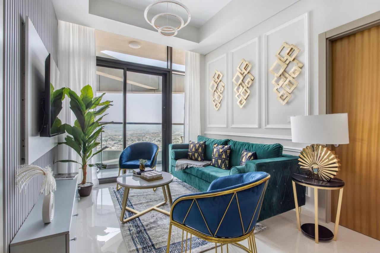 Frank Porter - Aykon City Tower