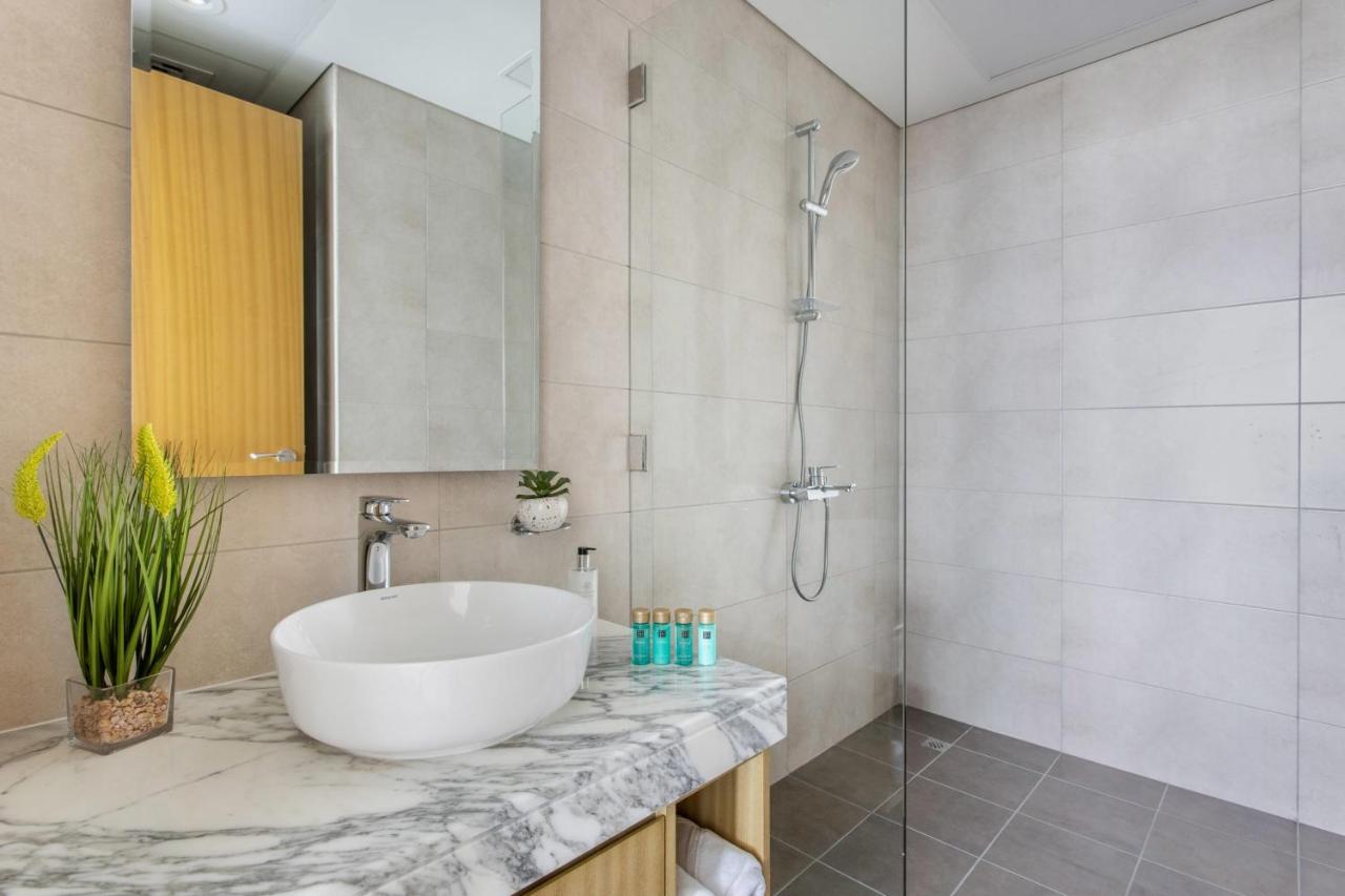 Frank Porter - Aykon City Tower - 3