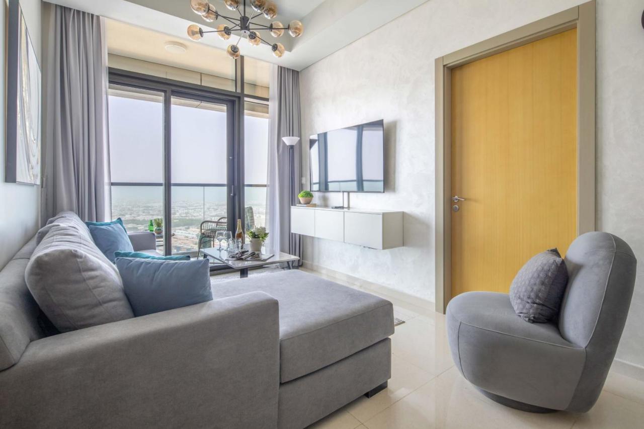 Frank Porter - Aykon City Tower C - 4