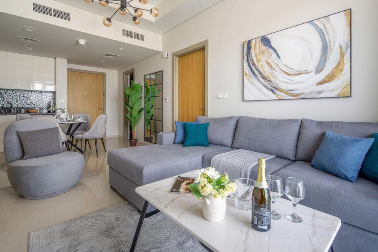 Frank Porter - Aykon City Tower C - 2