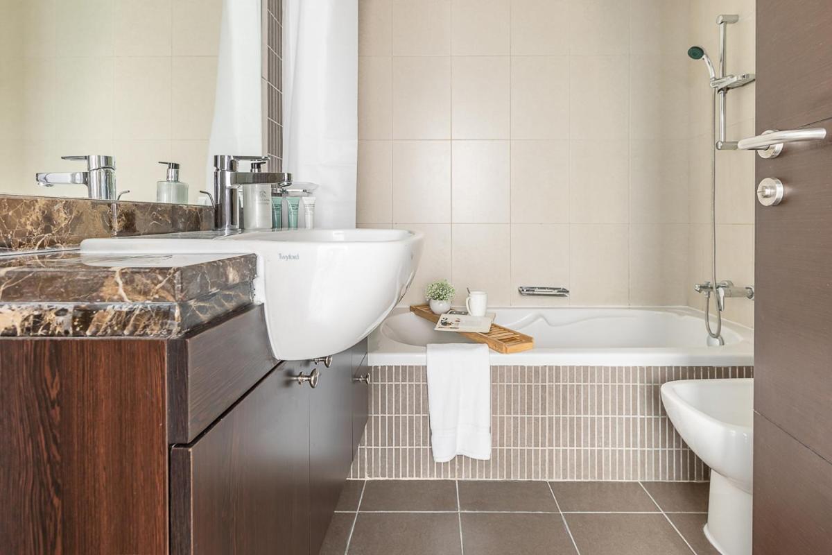 Frank Porter - Mangrove Place - 3