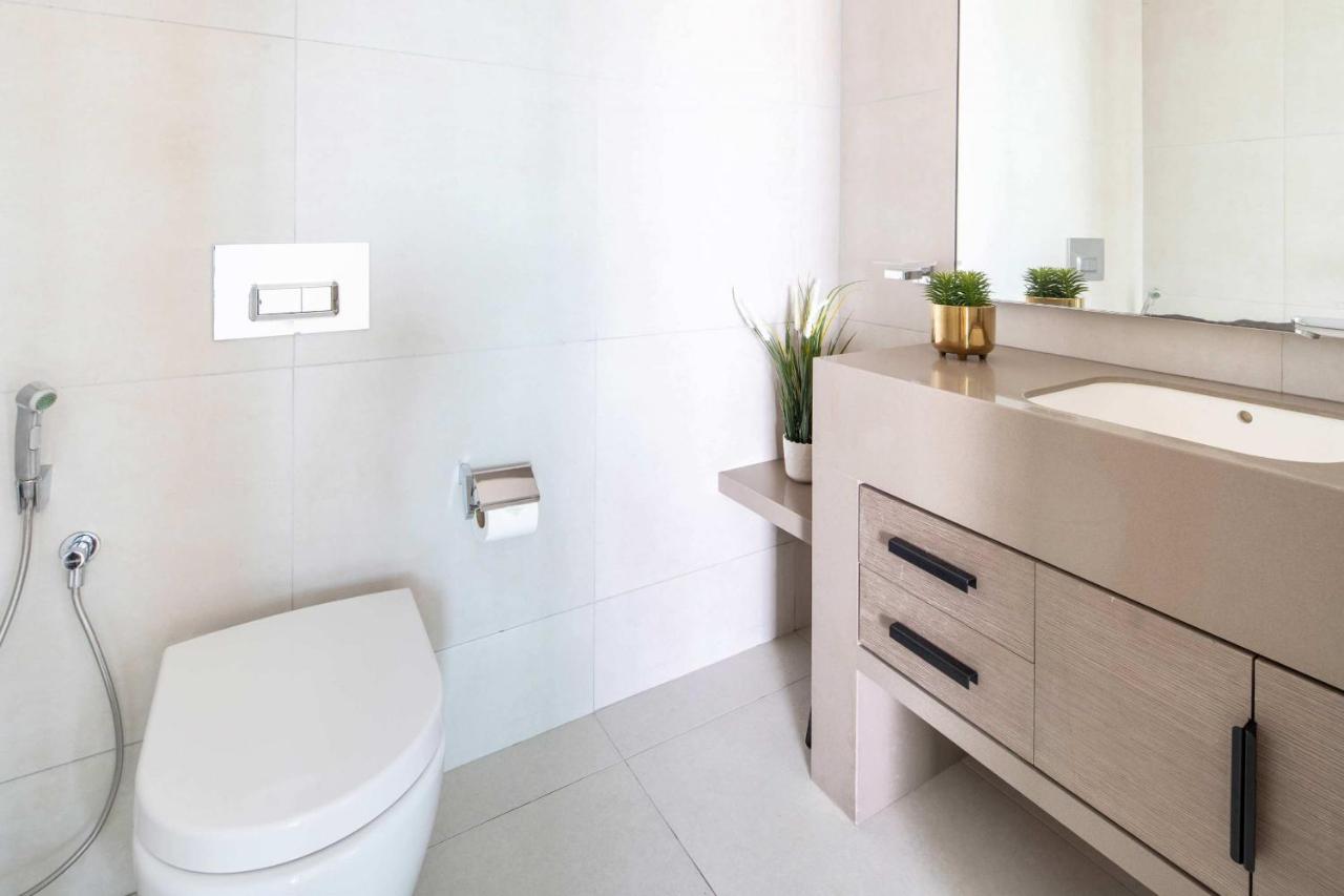 Frank Porter - The Address JBR - 3