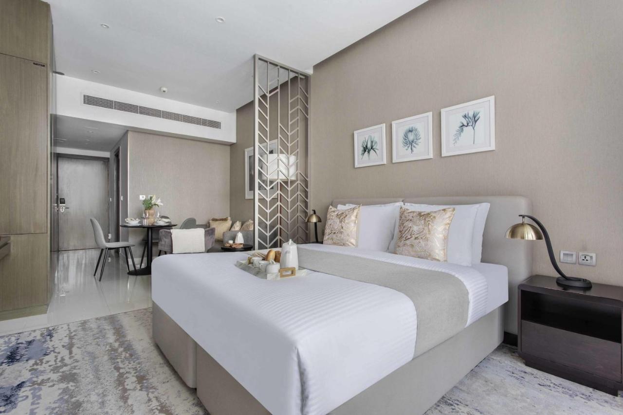 Frank Porter - Damac Prive A - 2