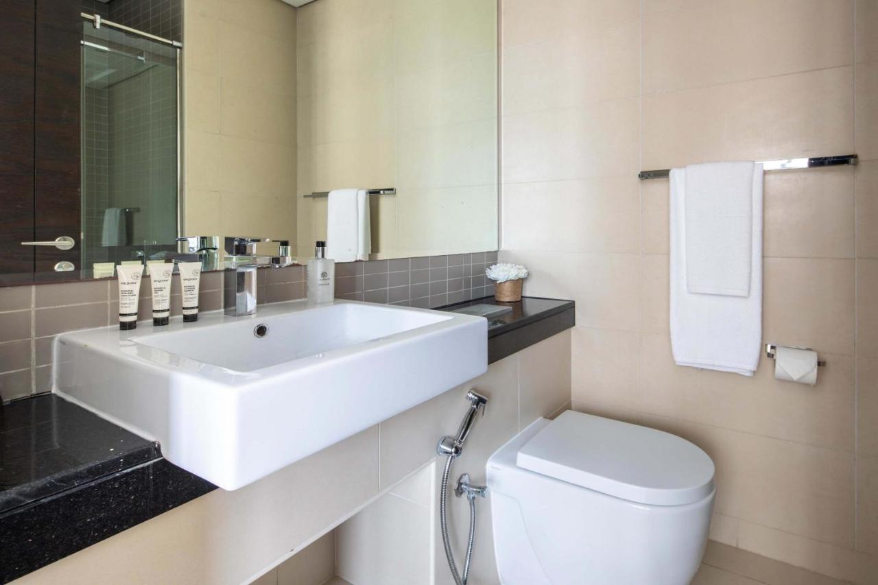 Frank Porter - Silverene Tower B - 3