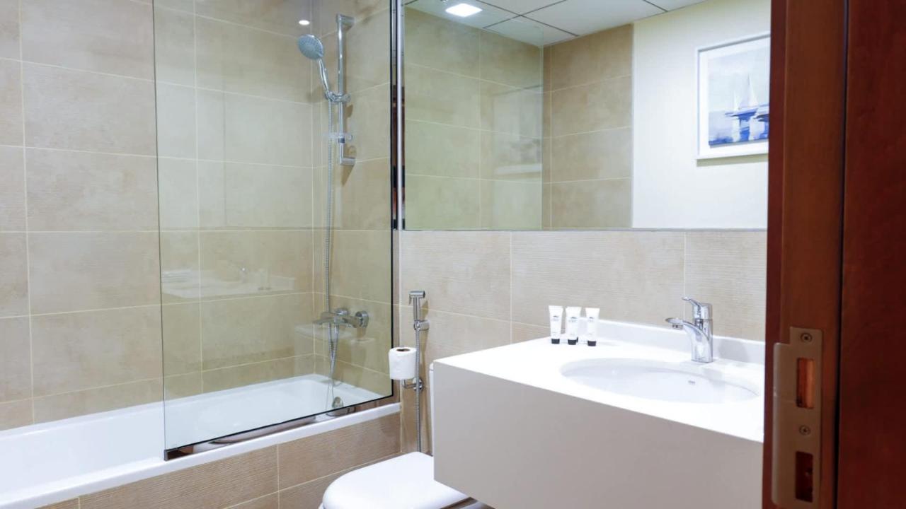 Modern 2BR City Skyline View 6 - 3