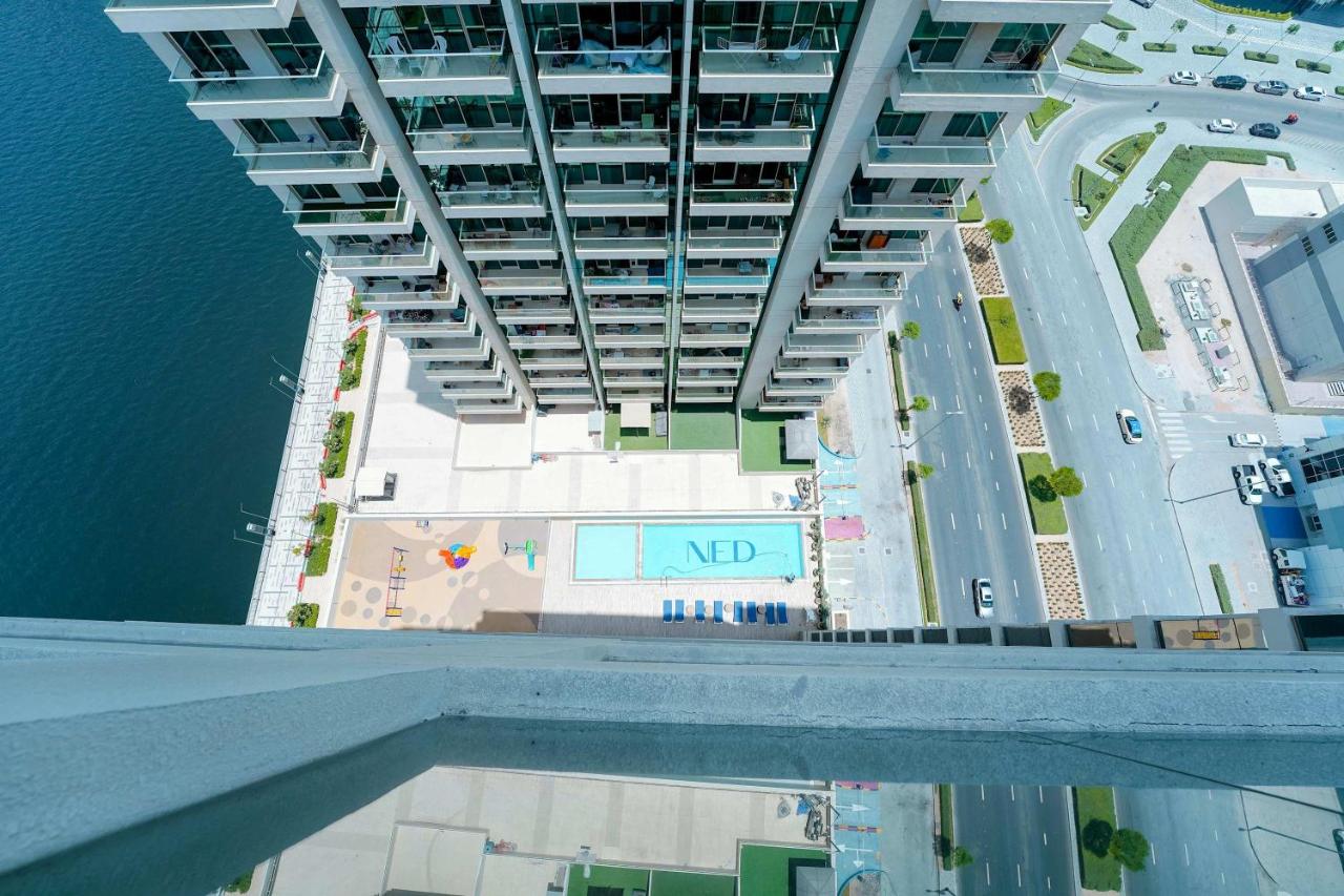 Stunning 2BR Canal & City Skyline View 7 - 5