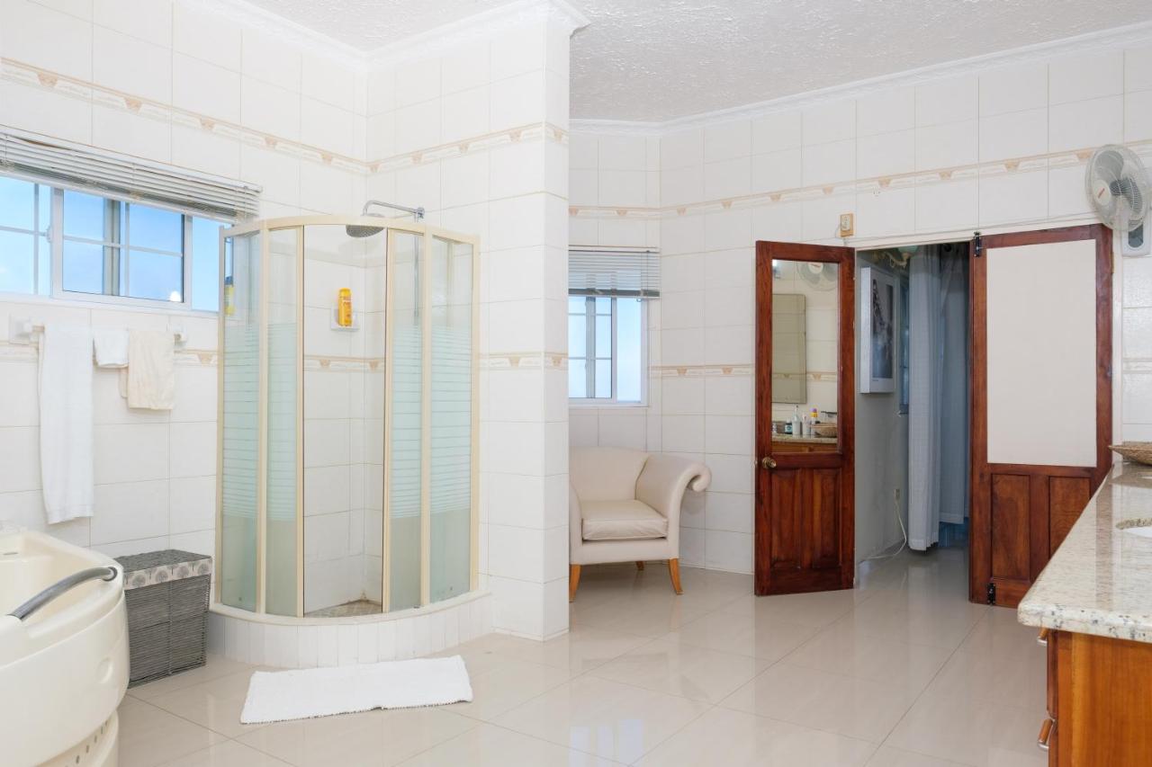 The Big White Villa - 3