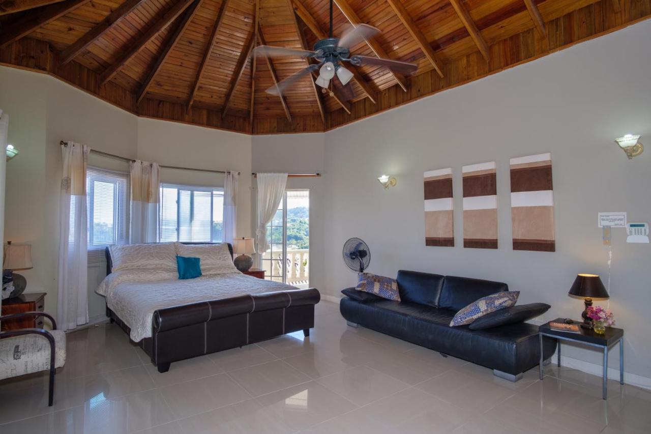 The Big White Villa - 2