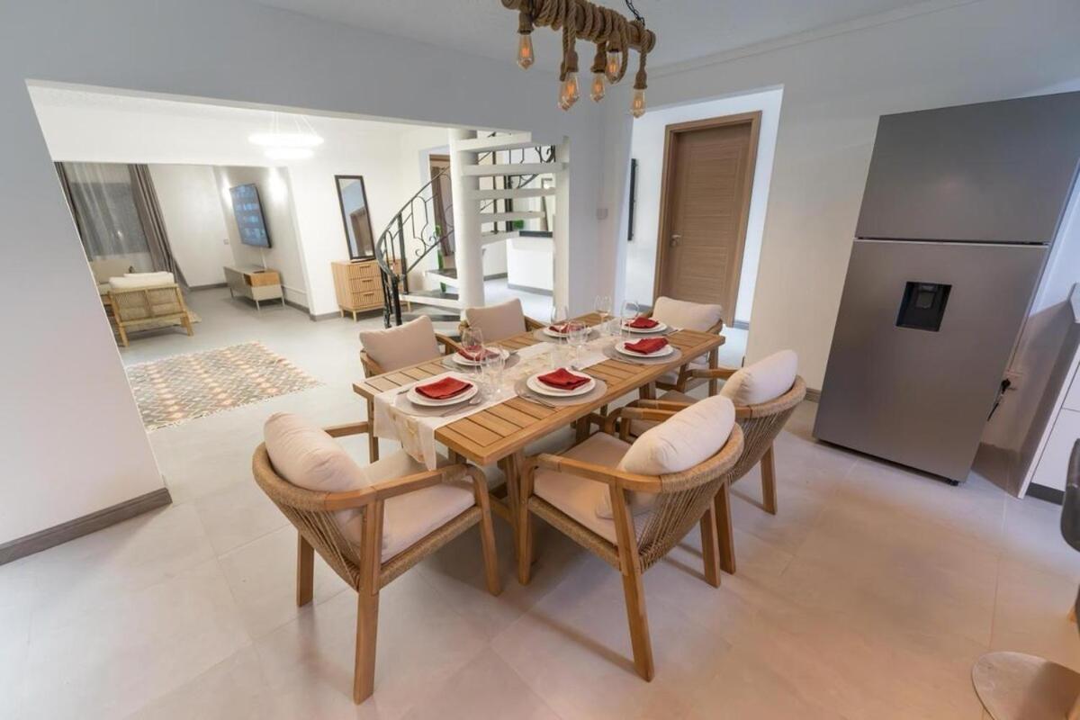 Cozy Coastal Villa Troux Aux Biches - 2