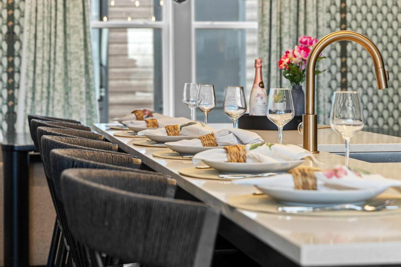 Hot Tub Fire Pit Grill Views Sleeps 24 - 5