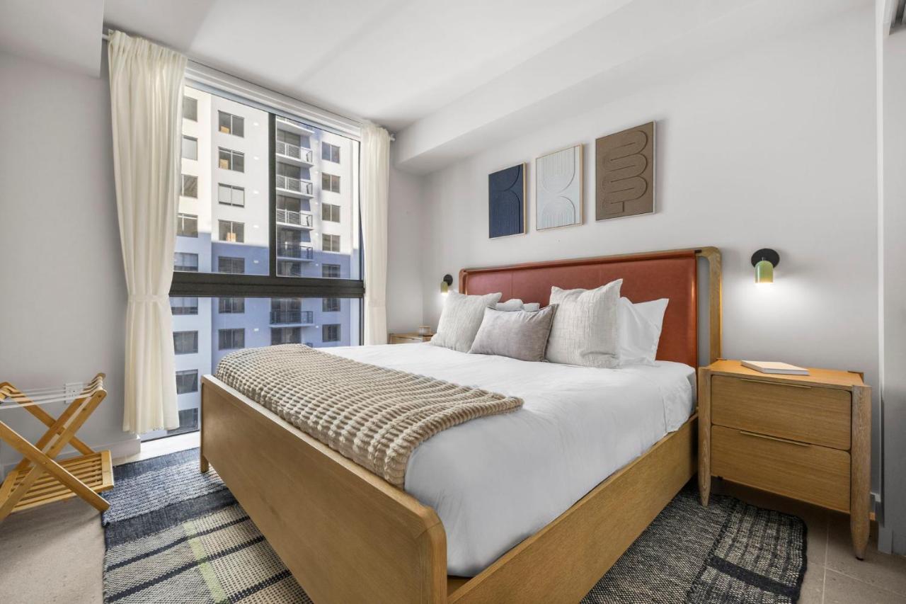 Modern Condo Steps from Bayside & Kaseya Center - 2