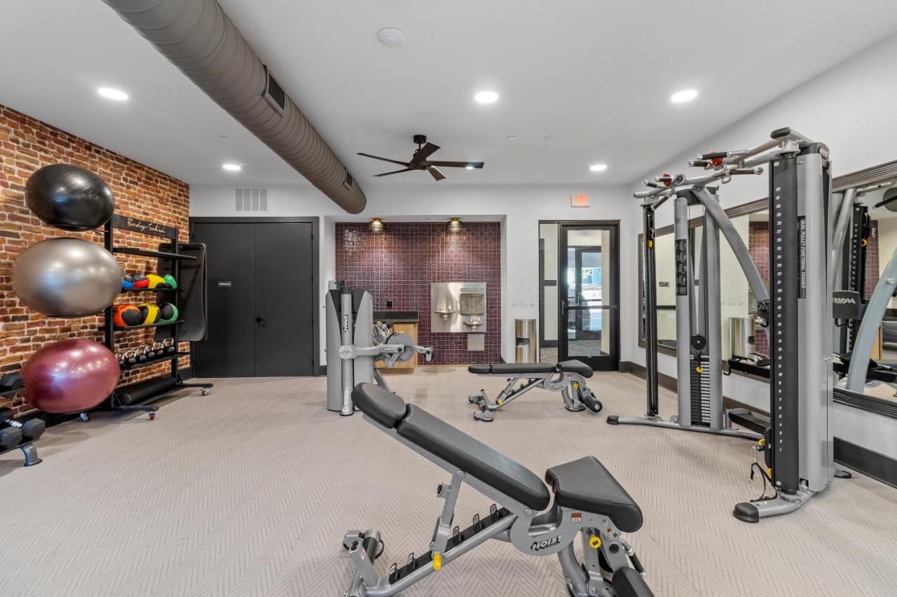 King Suite Retreat, Gym and Rooftop Access New - 5
