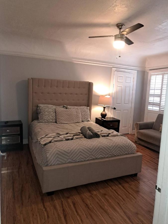 3 bedroom plus 2 baths in Beverly hills - 2