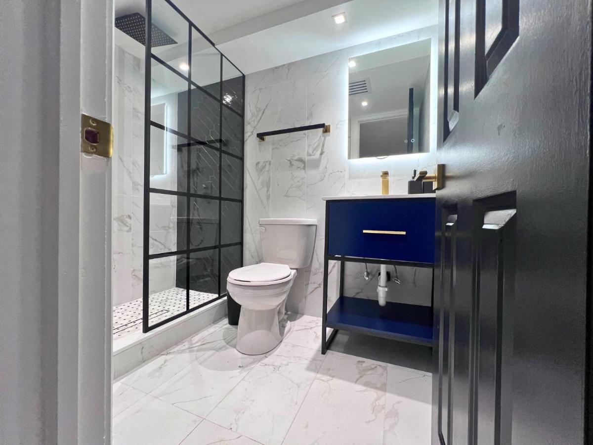 Great location with parking, 10 min to LGA & subway - 3