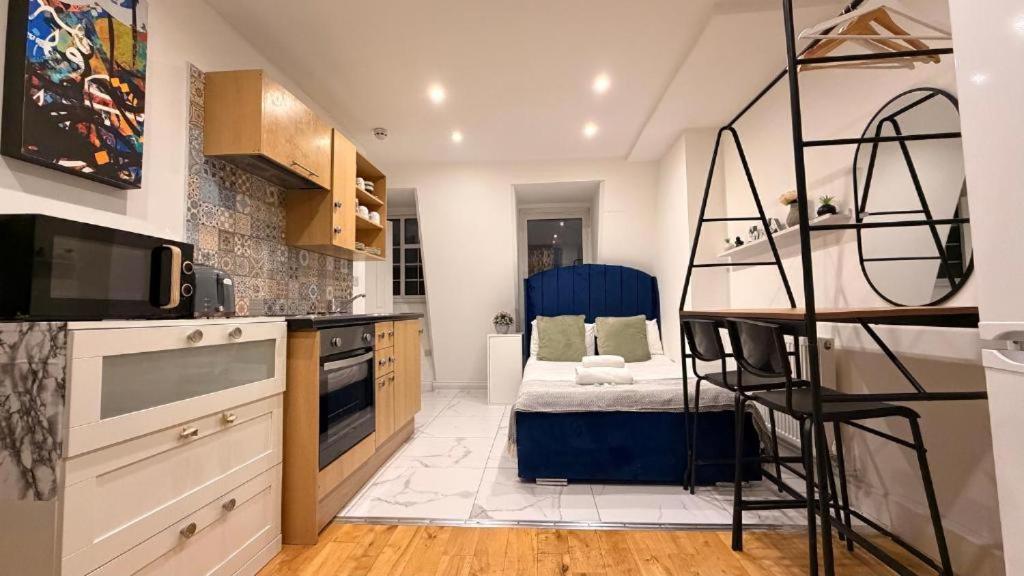 Camden Parkway London 72-74 - 4