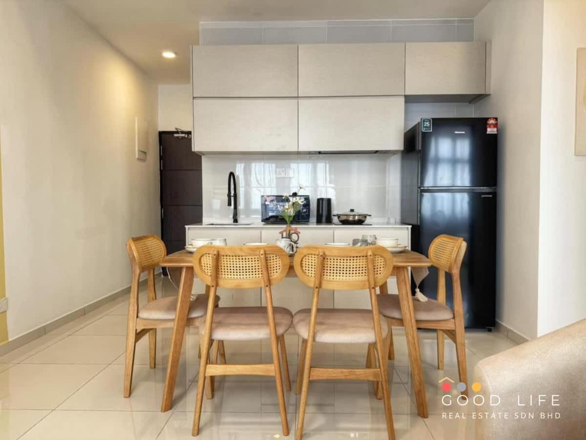 Space Residency 2BR KSL Mall Shops Foods Around - 3
