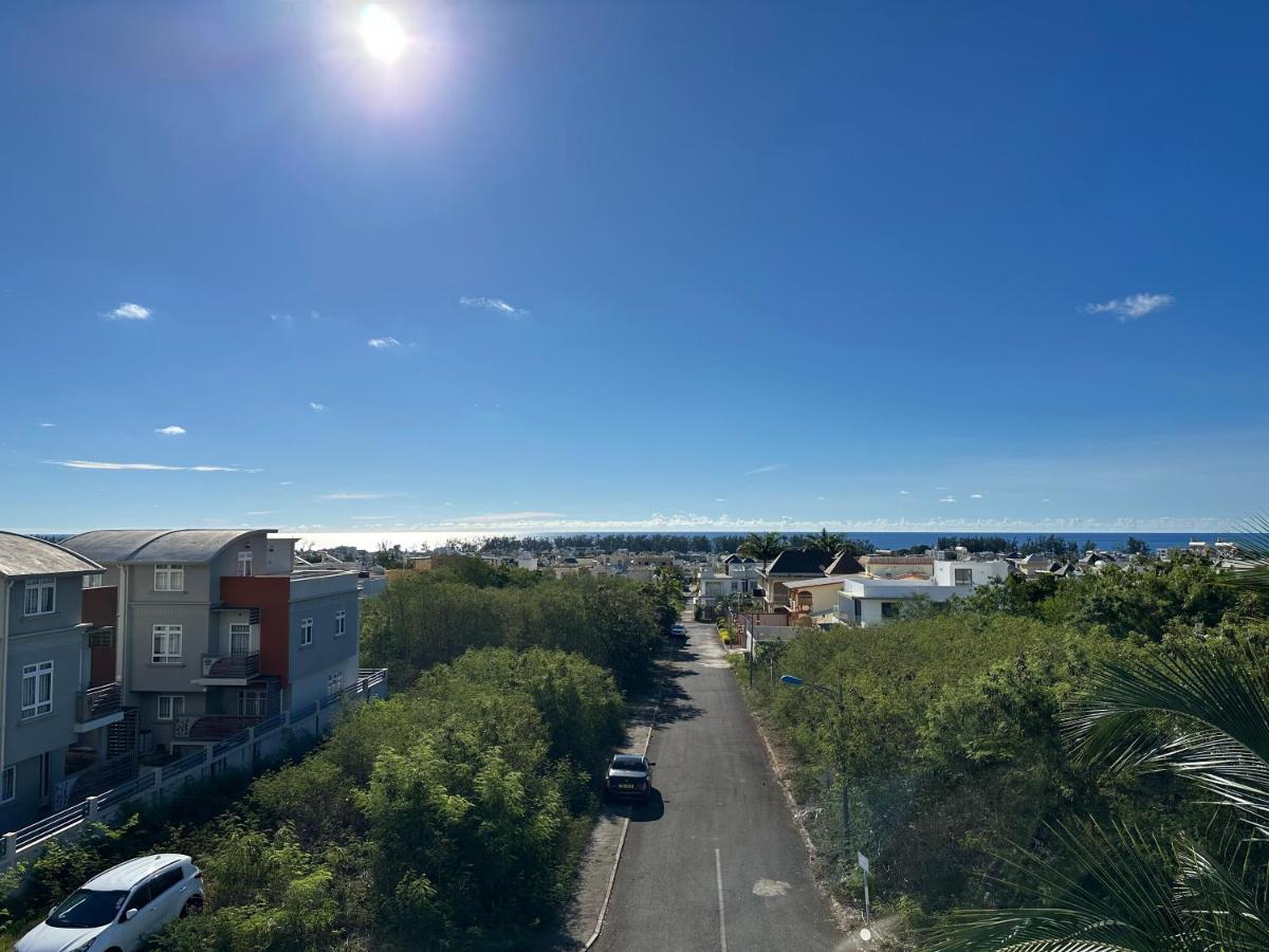 3 Bedroom Family Pool Villa Flic-en-Flac Beach - 3