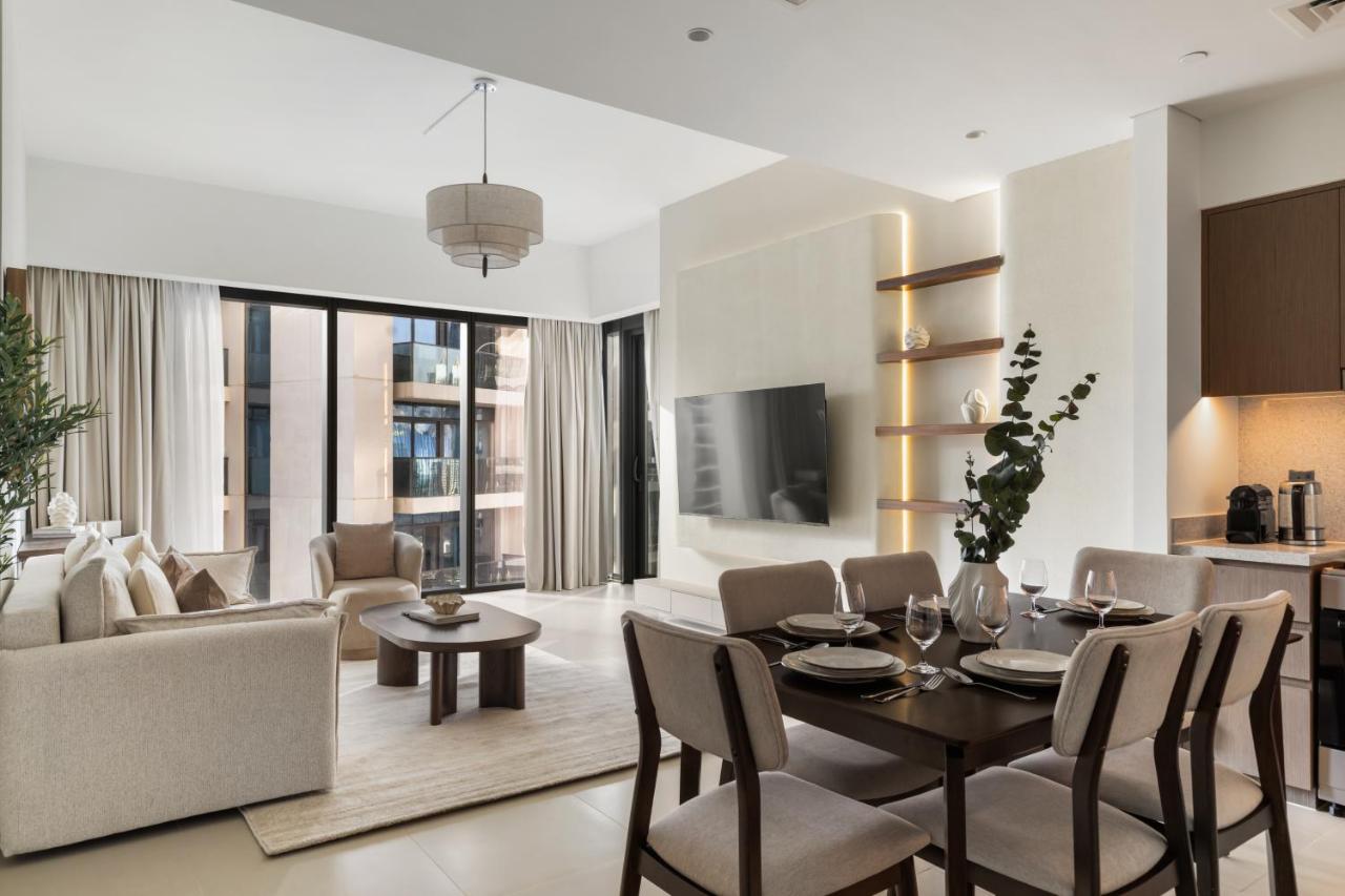 Blissful Stays - Luxury Two Bedroom Apartment at ACT Tower 2, Boulevard, Burj Khalifa, Pool, Near Dubai Mall - 2