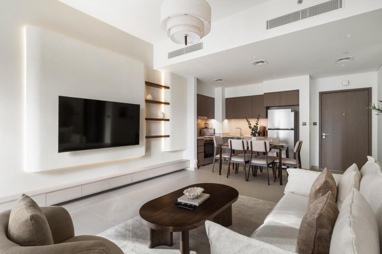 Blissful Stays - Luxury Two Bedroom Apartment at ACT Tower 2, Boulevard, Burj Khalifa, Pool, Near Dubai Mall - 5