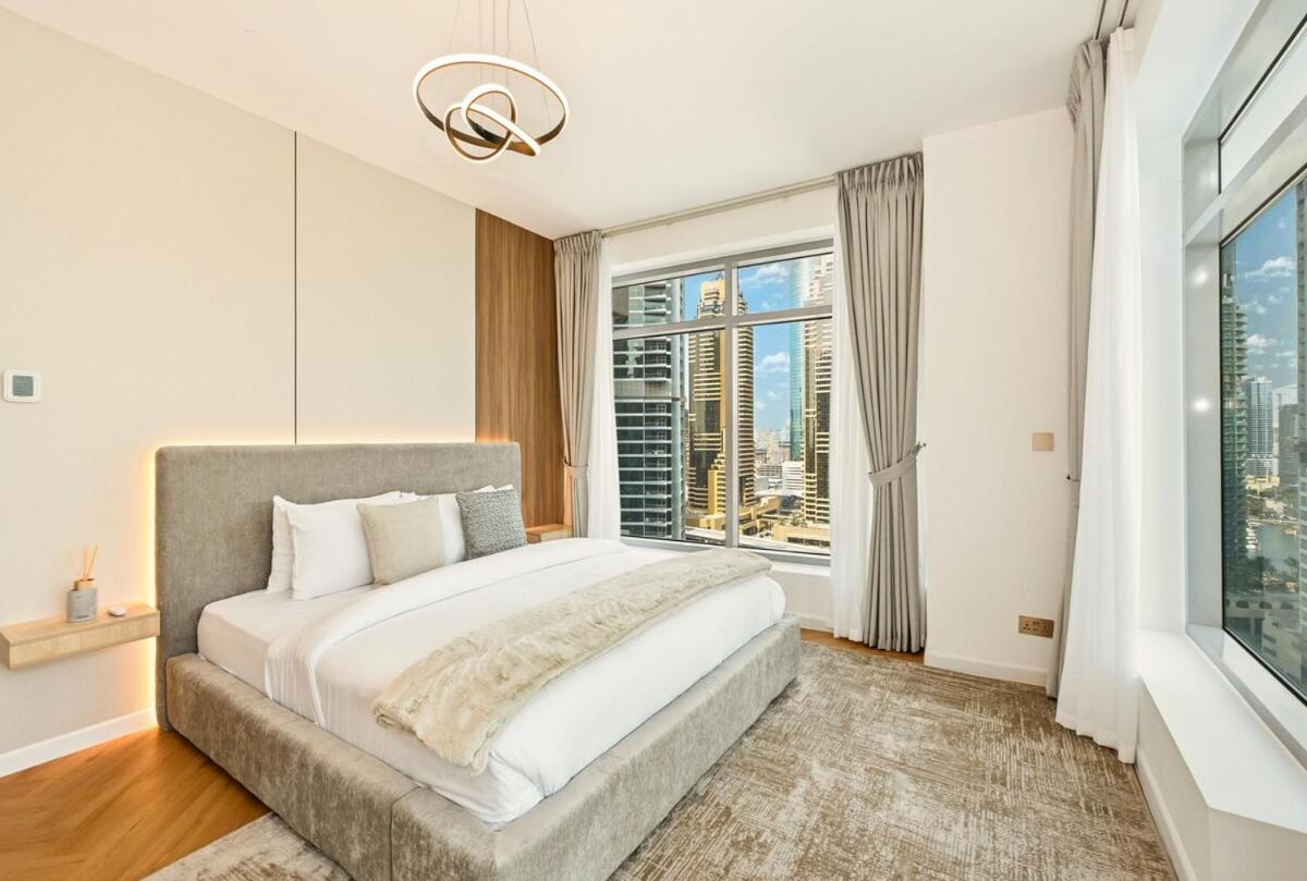 Curated High-Floor 2BR Sofa Bed Marina Water View - 2