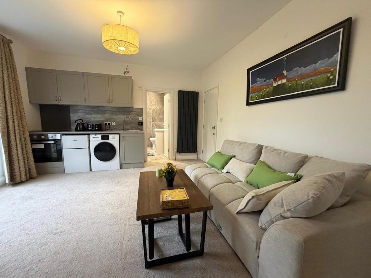 Stylish 1 Bed Flat 3 Minutes walk to East Finchley Station N2 - 4