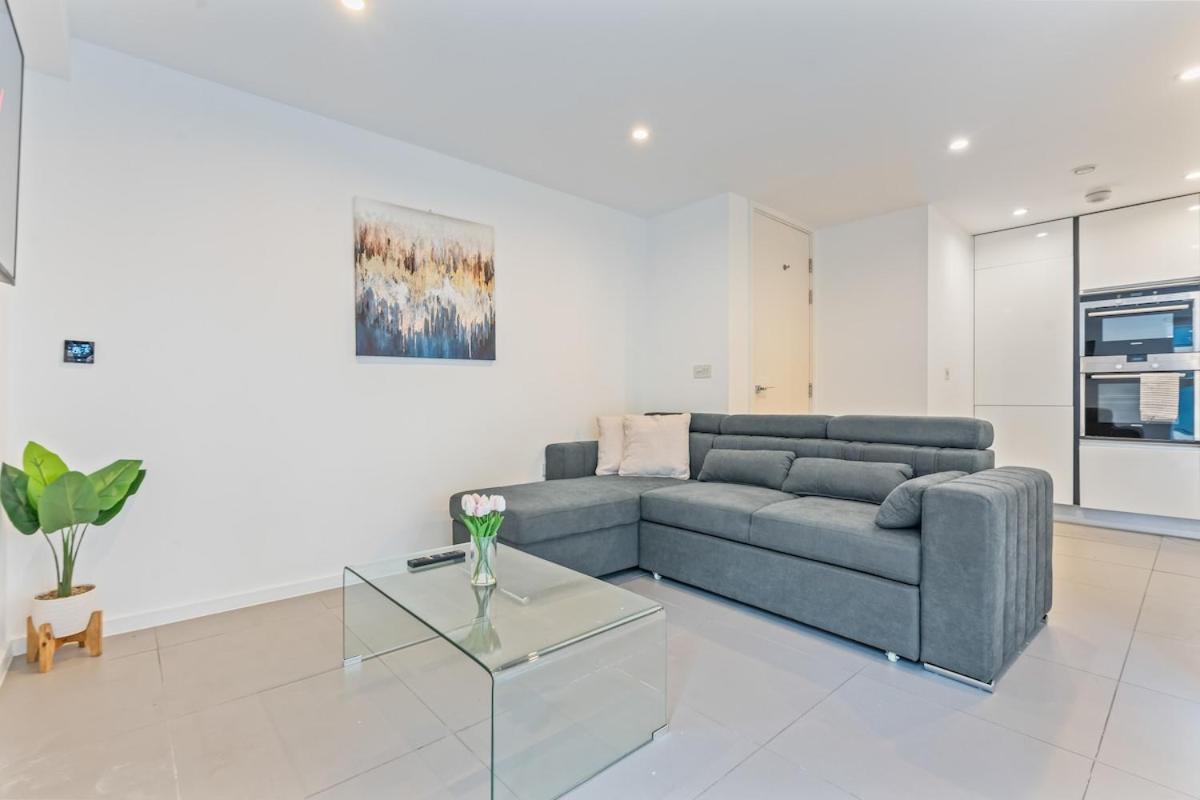 1BR Central Gem, Great Location, Sleeps 4 - 4