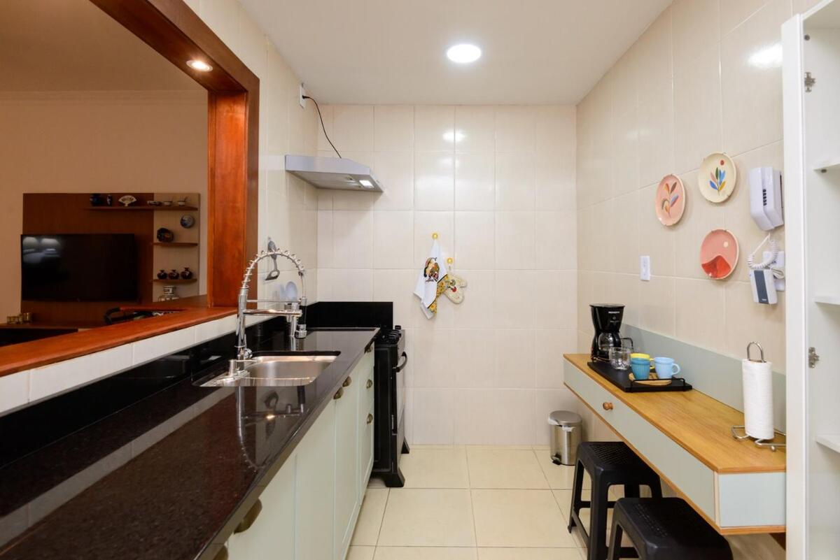 Maravilho Apartamento com 3 Quartos em Copacabana - 2