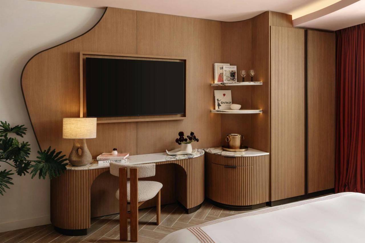 UNFRAMED Miami Beach, Autograph Collection - 5