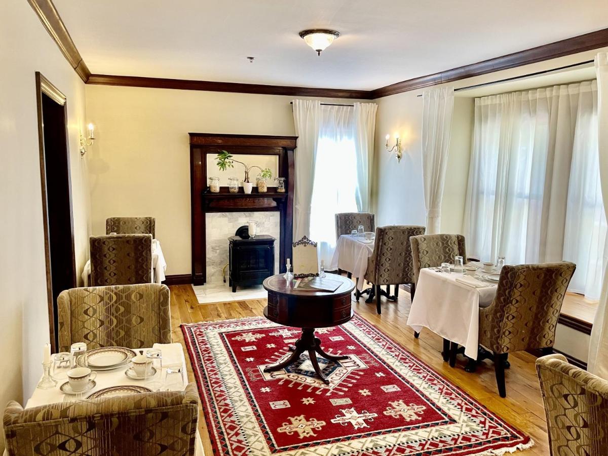 Image: Dartmouth House Inn